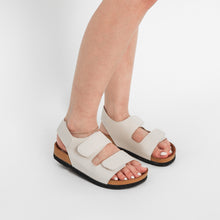 Load image into Gallery viewer, EVL Women's Closed Back Sandals - White