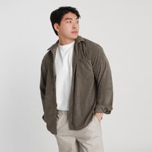 Load image into Gallery viewer, Heritage Corduroy Jacket - Fatigue Green
