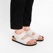 Load image into Gallery viewer, EVL Men&#39;s Closed Back Sandals - White
