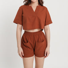 Load image into Gallery viewer, Linen V-neck - Aurora (Rust)
