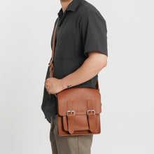 Load image into Gallery viewer, EVL Square Satchel Bag - Tan
