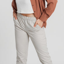 Load image into Gallery viewer, Relaxed Ankle Pants - Beige
