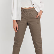 Load image into Gallery viewer, Relaxed Ankle Pants - Greige
